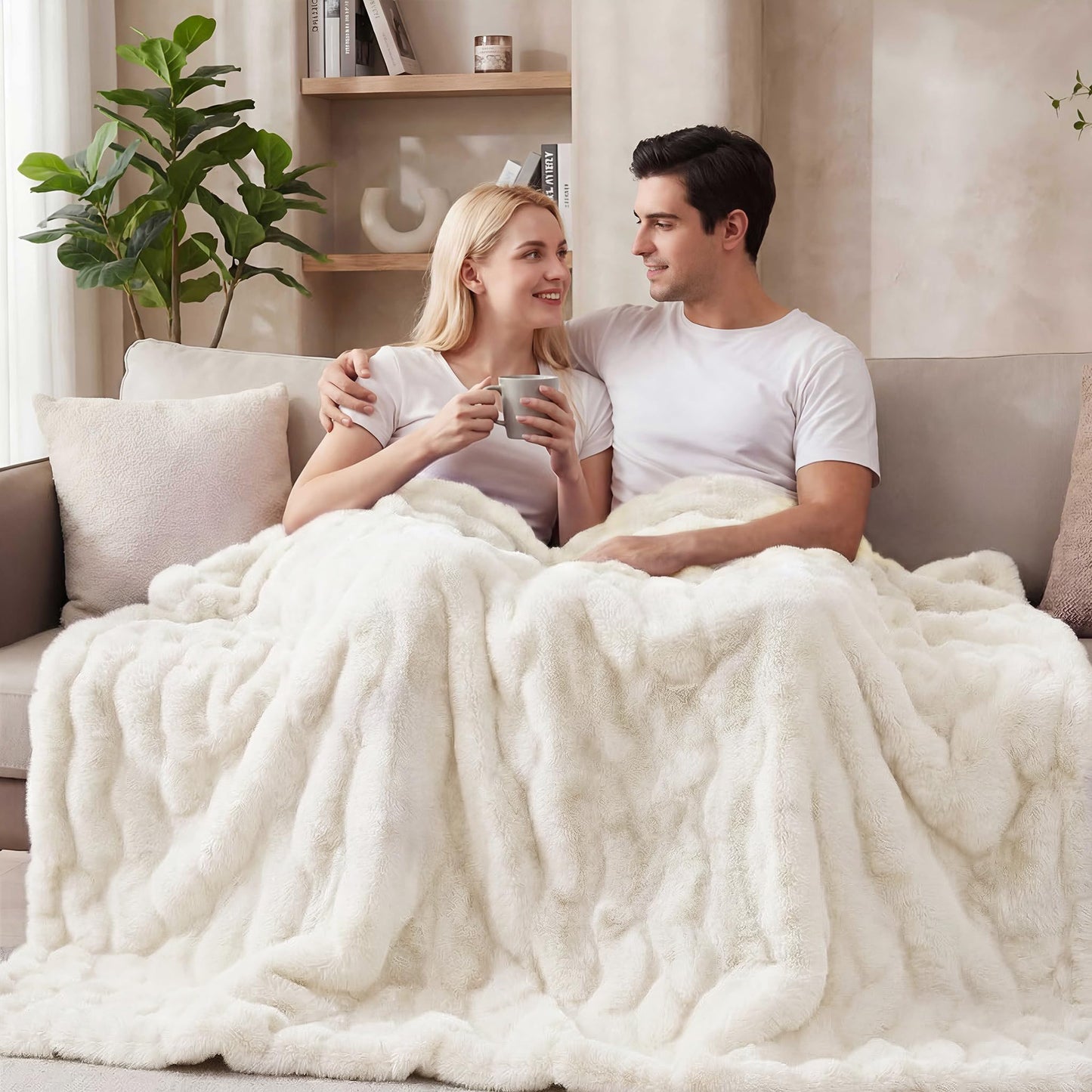 Ultra Soft Faux Fur Throw Blanket