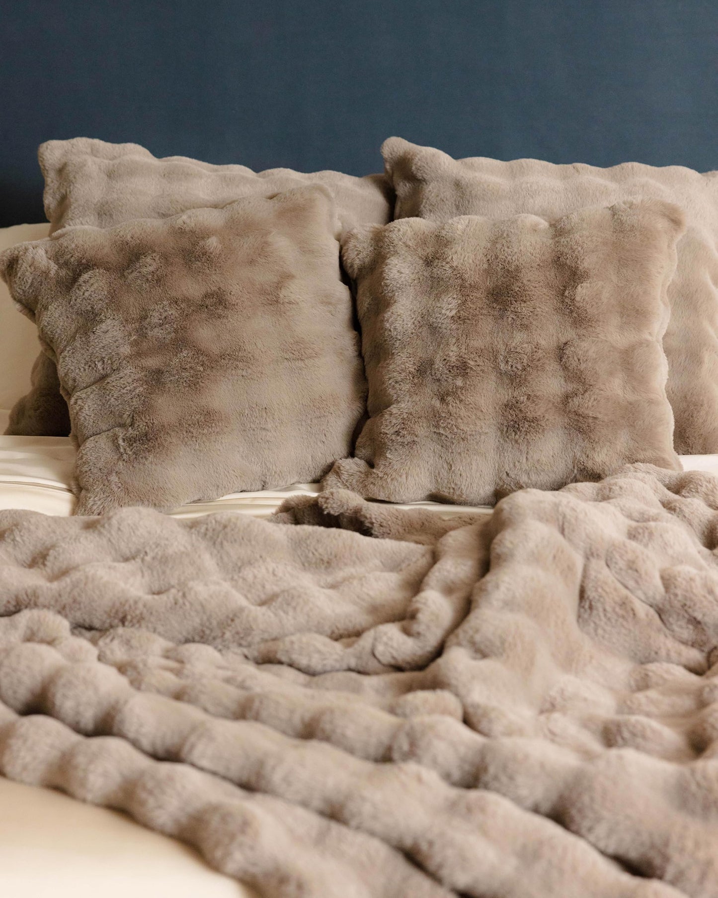 Bubble Faux Fur Luxury Throw Blanket